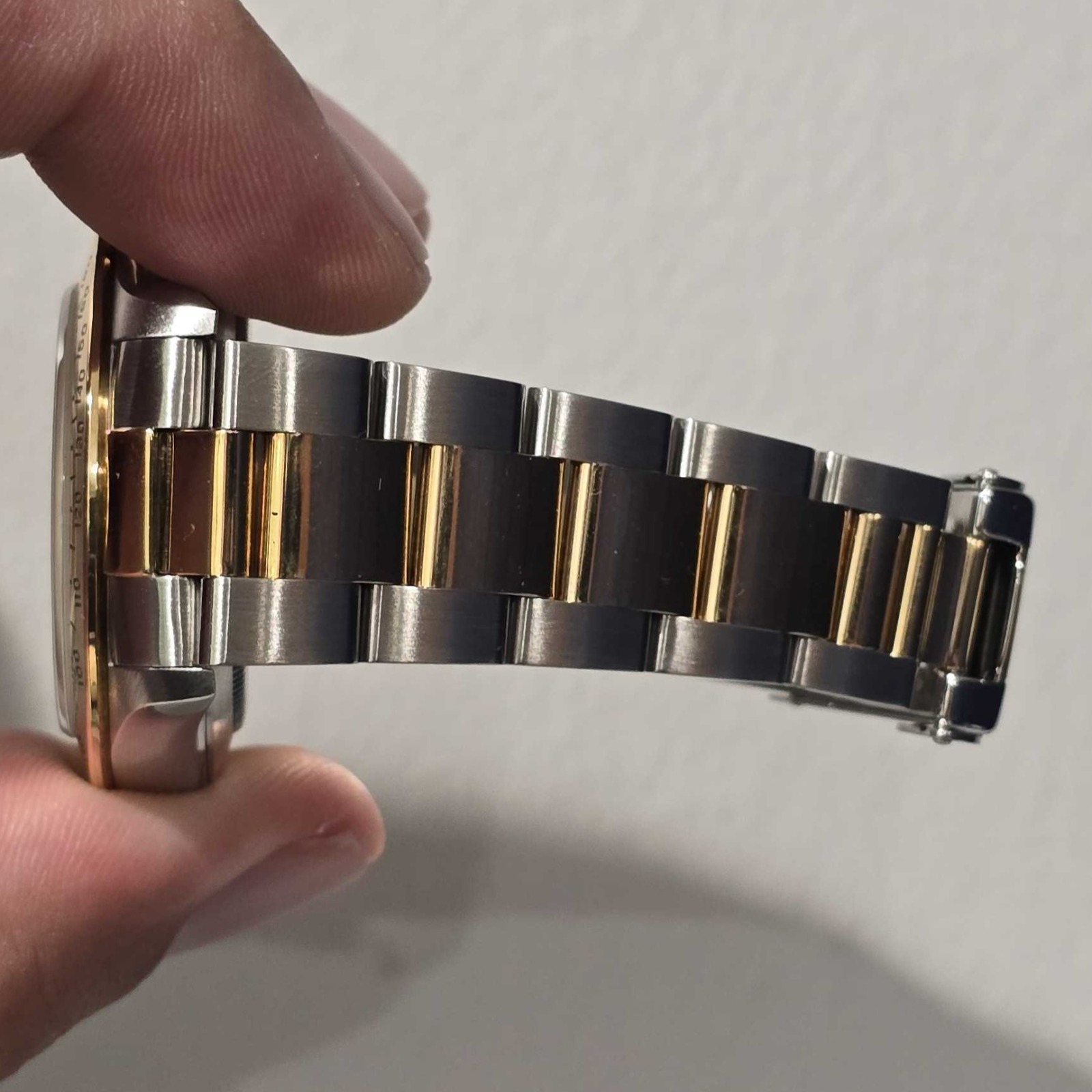 Watch bracelet view example